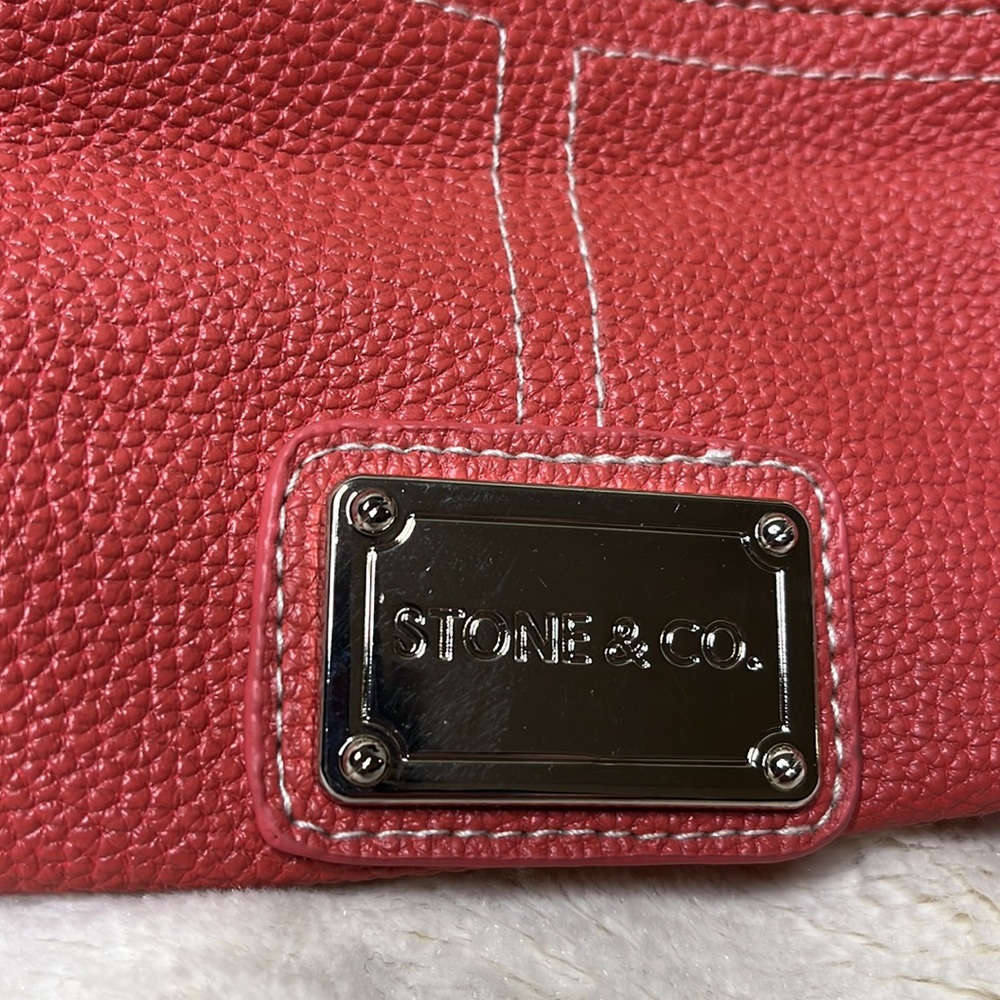 Stone & Co. two-toned crossbody. Double zipper top closure. Adjustable strap - Picture 3 of 15